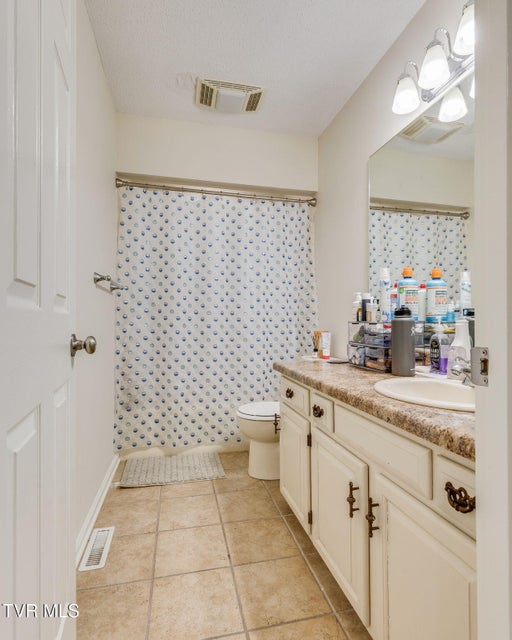 Photo #18: 400 Sunset Drive