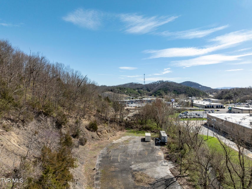 Photo #25: 3096 Roan Street