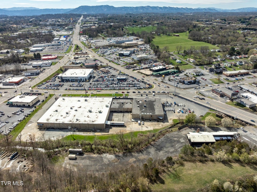 Photo #28: 3096 Roan Street