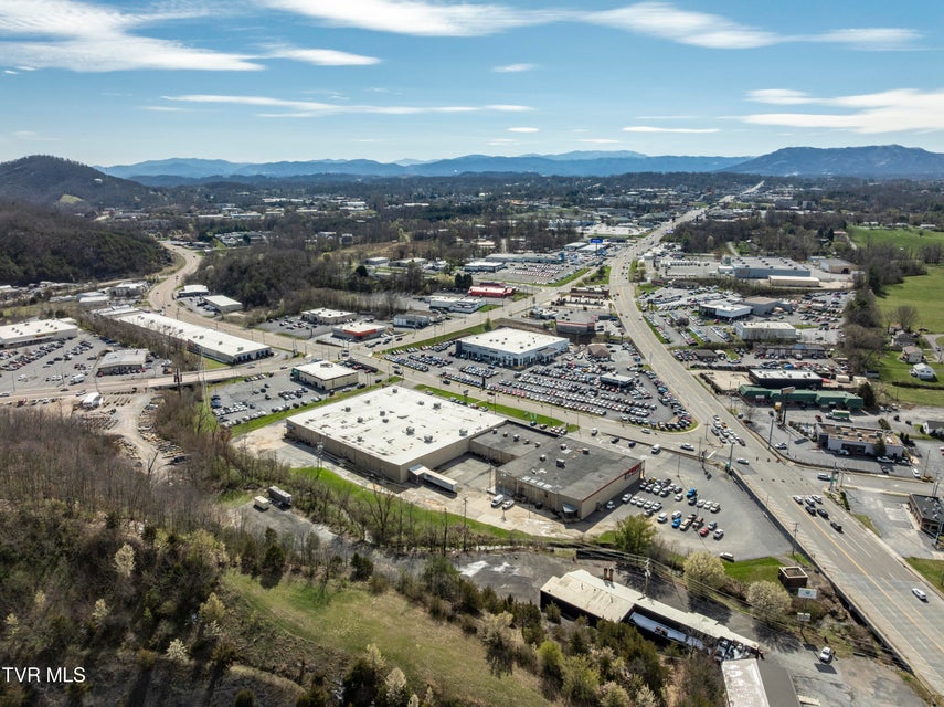 Photo #29: 3096 Roan Street