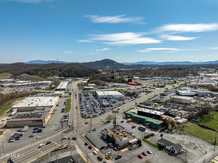 Photo #31: 3096 Roan Street