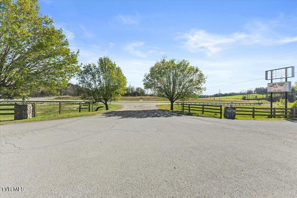 Photo #54: 3124 Andrew Johnson Highway