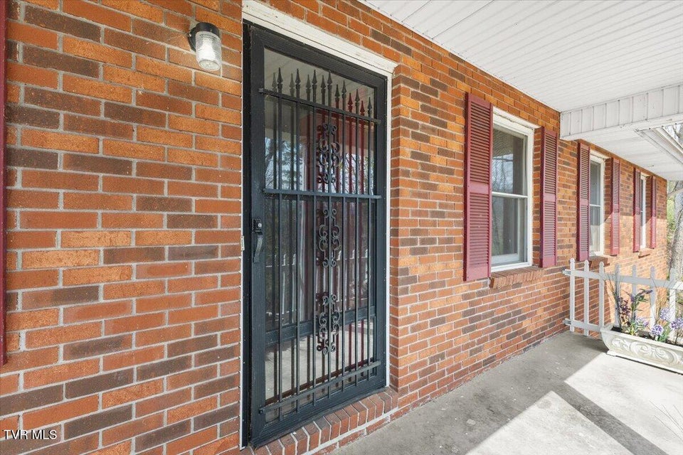 Photo #9: 216 Fitzsimmons Hill Road