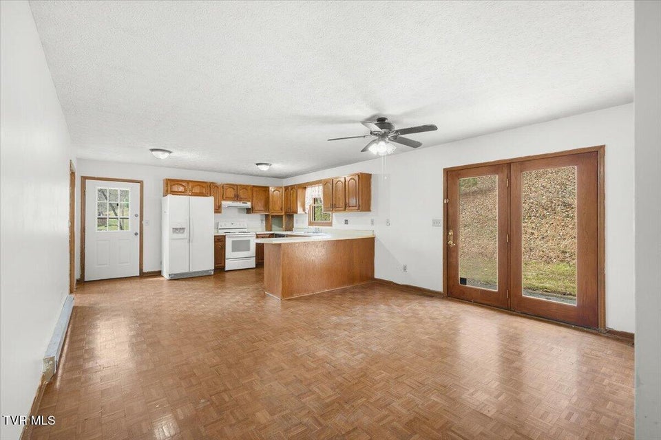 Photo #14: 216 Fitzsimmons Hill Road