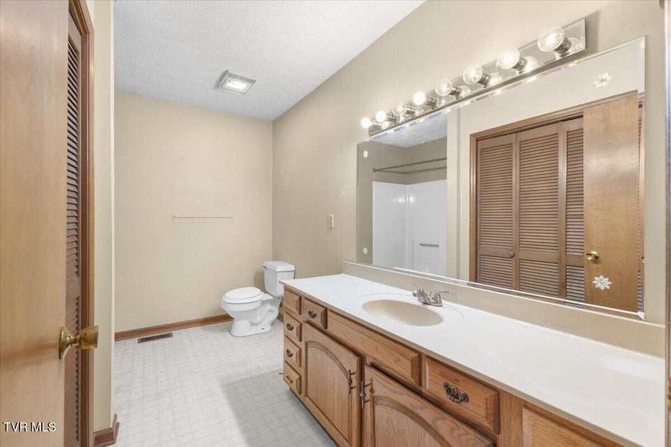 Photo #19: 216 Fitzsimmons Hill Road