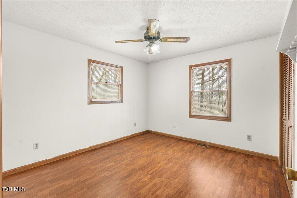 Photo #28: 216 Fitzsimmons Hill Road