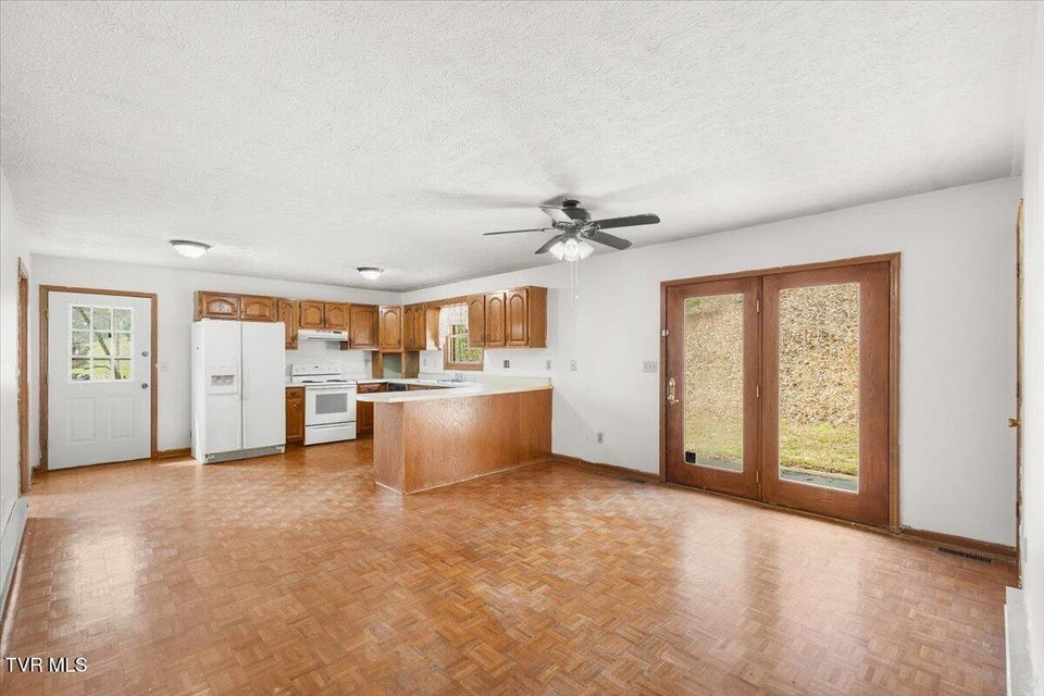 Photo #29: 216 Fitzsimmons Hill Road