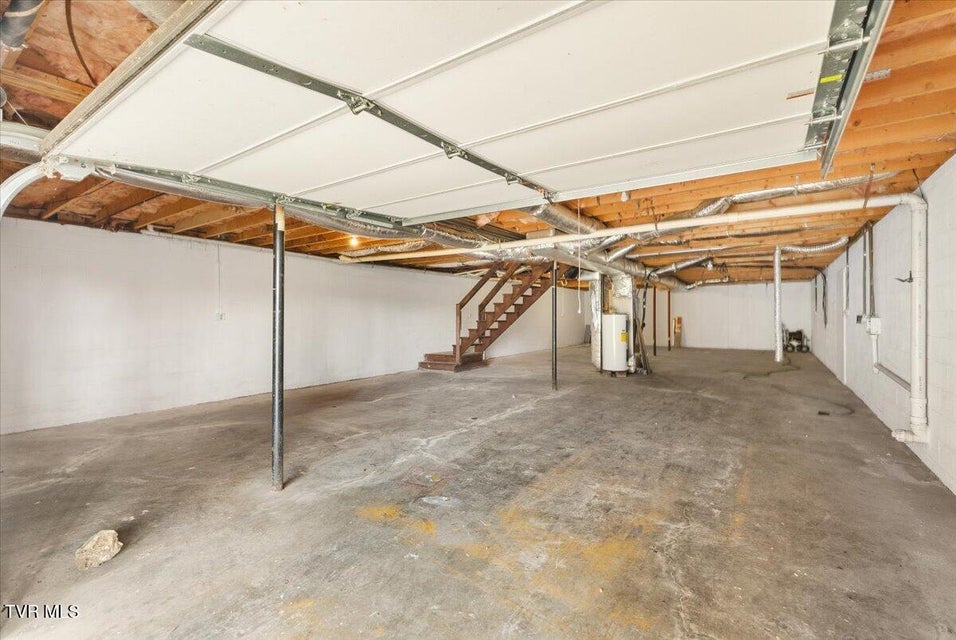 Photo #32: 216 Fitzsimmons Hill Road