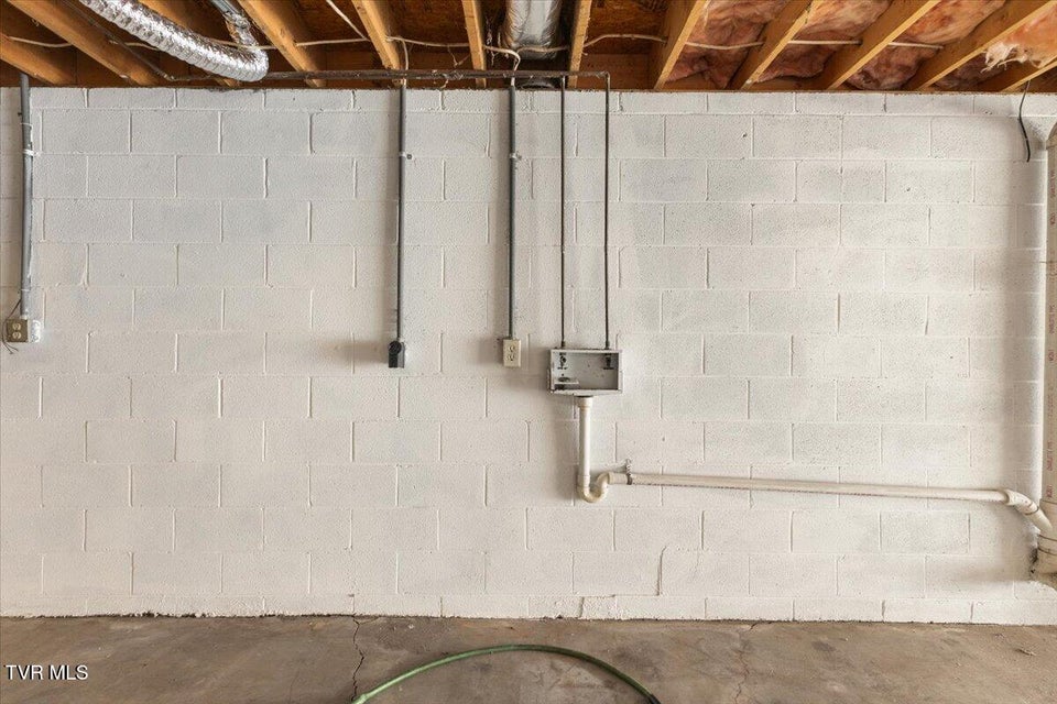 Photo #35: 216 Fitzsimmons Hill Road