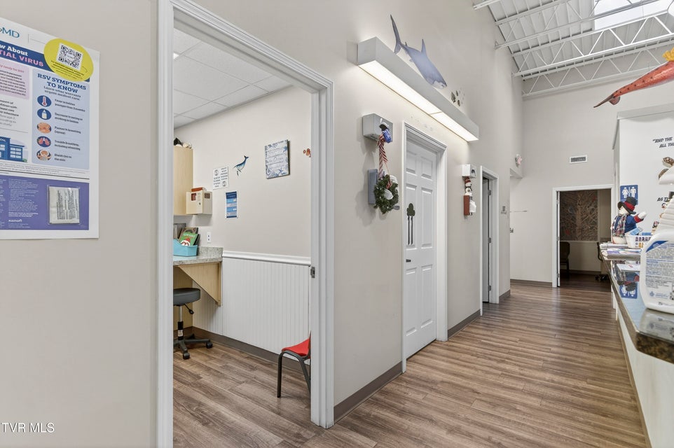 Photo #6: 929 Main Street