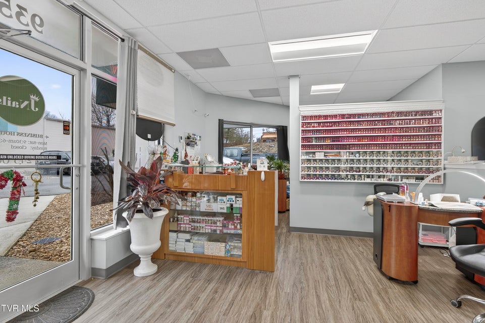 Photo #24: 929 Main Street