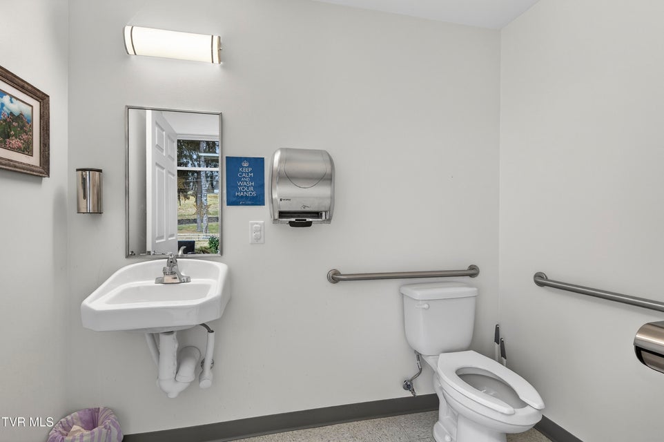 Photo #26: 929 Main Street