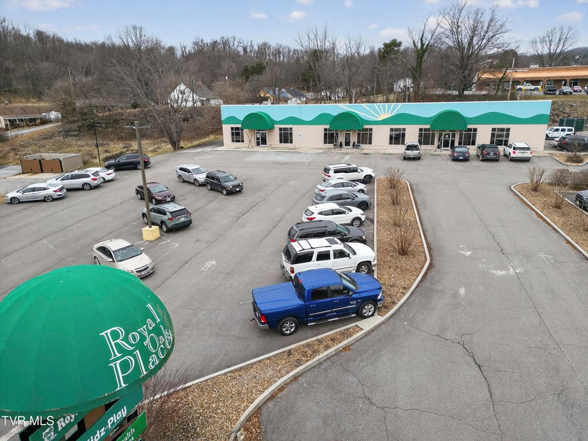 Photo #34: 929 Main Street