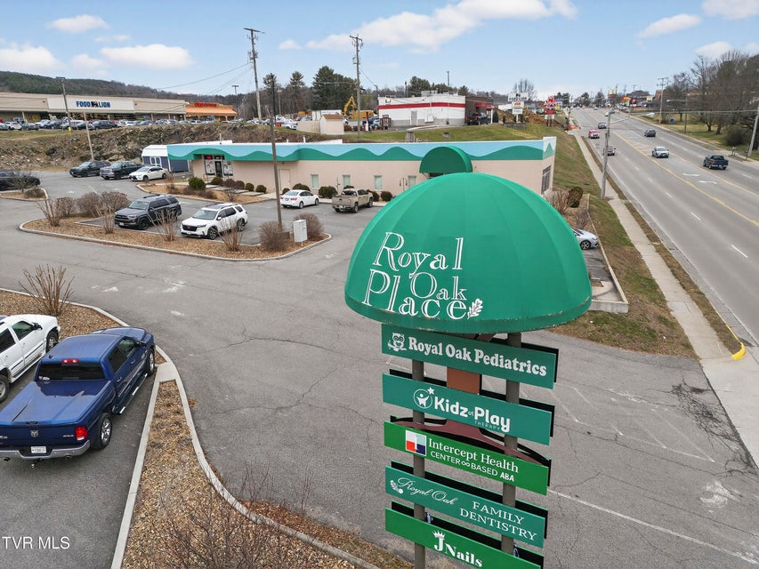 Photo #35: 929 Main Street