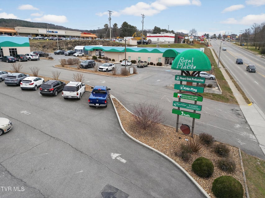 Photo #36: 929 Main Street