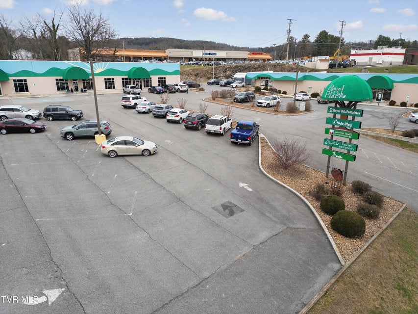 Photo #37: 929 Main Street