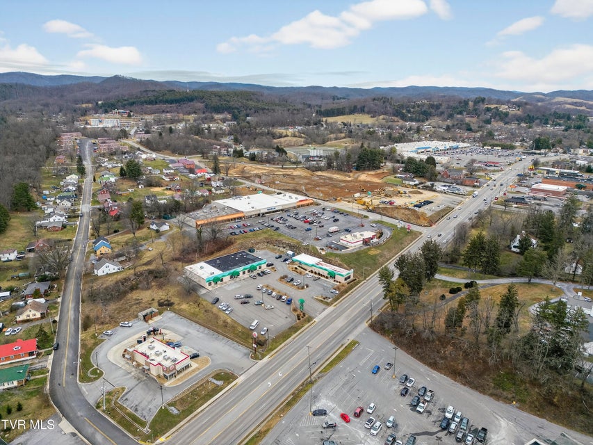 Photo #38: 929 Main Street