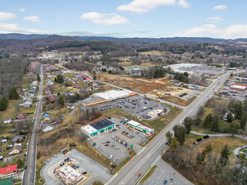 Photo #40: 929 Main Street