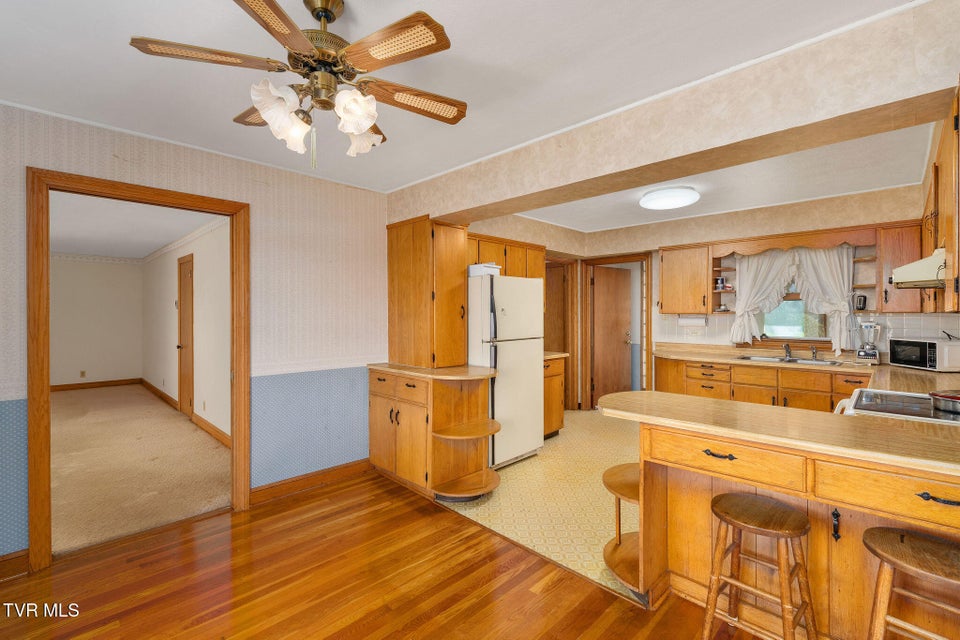 Photo #40: 431 Bowmantown Road