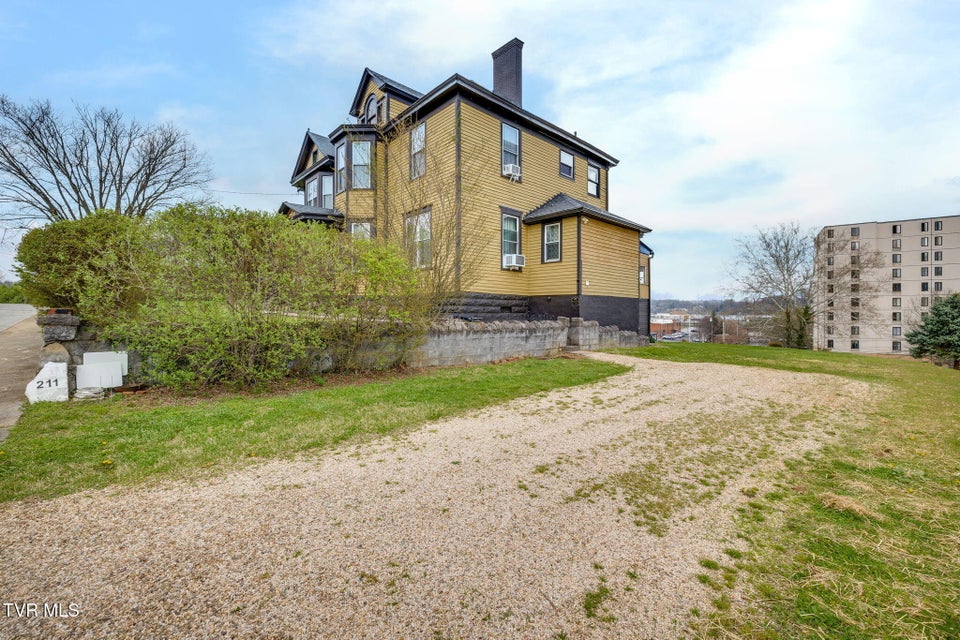 Photo #64: 211 Johnson Street