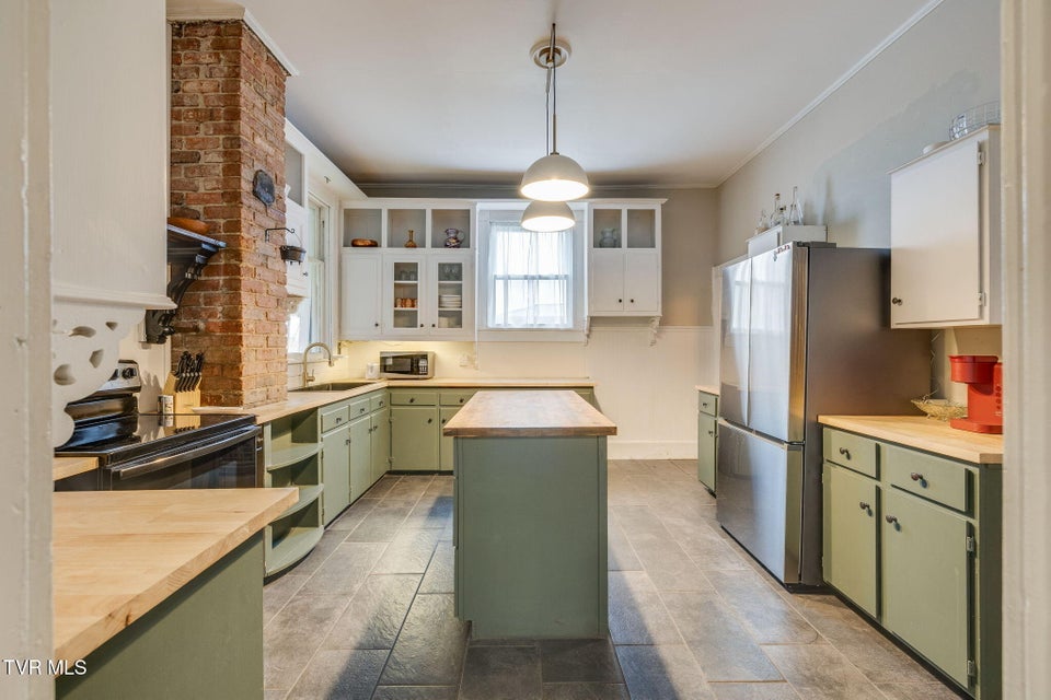 Photo #22: 211 Johnson Street