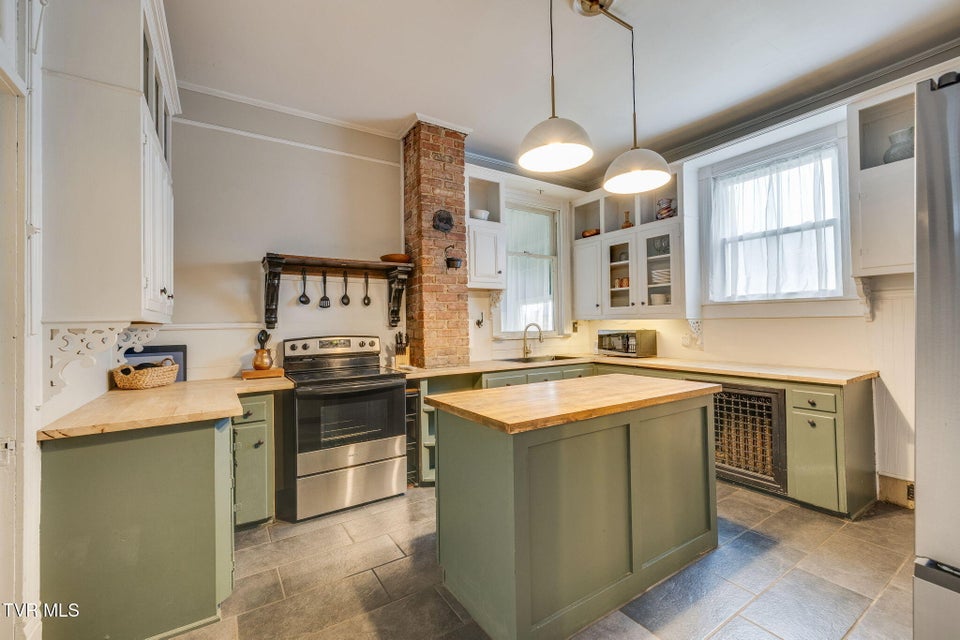 Photo #23: 211 Johnson Street