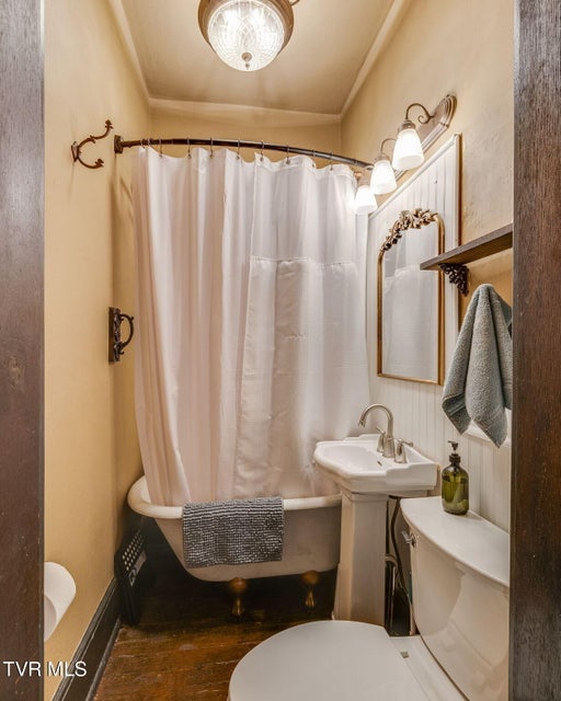 Photo #37: 211 Johnson Street