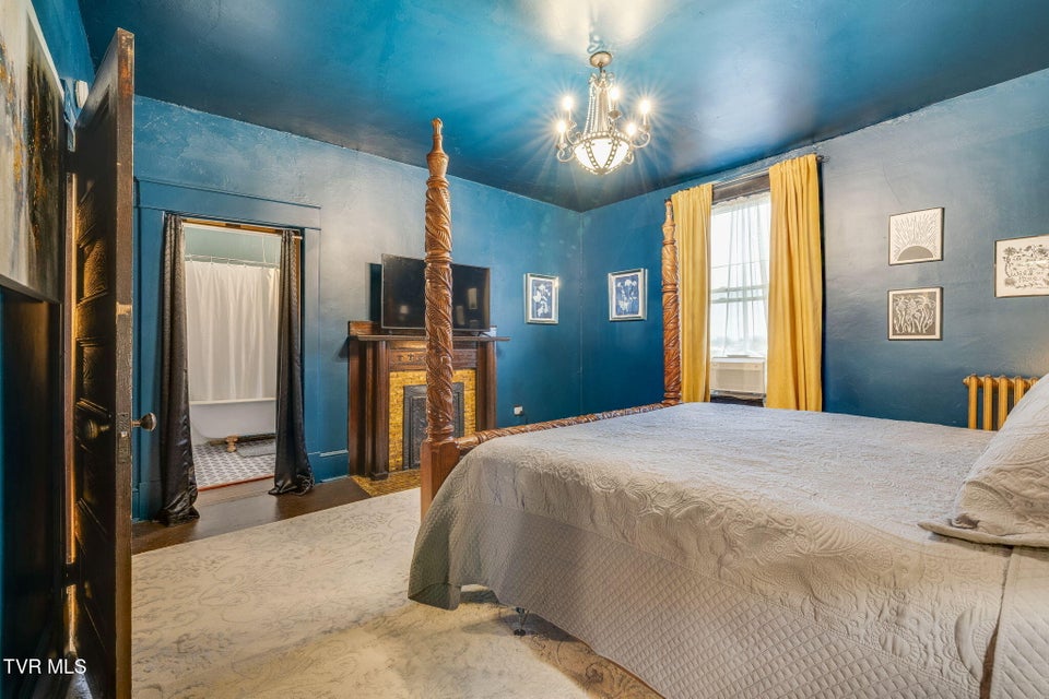 Photo #44: 211 Johnson Street