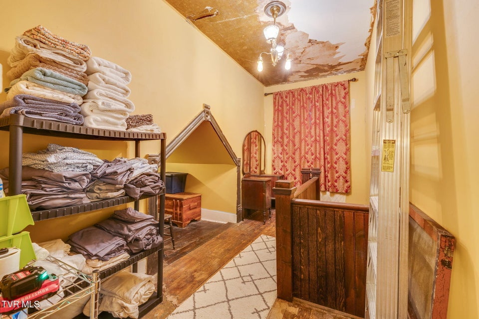 Photo #51: 211 Johnson Street