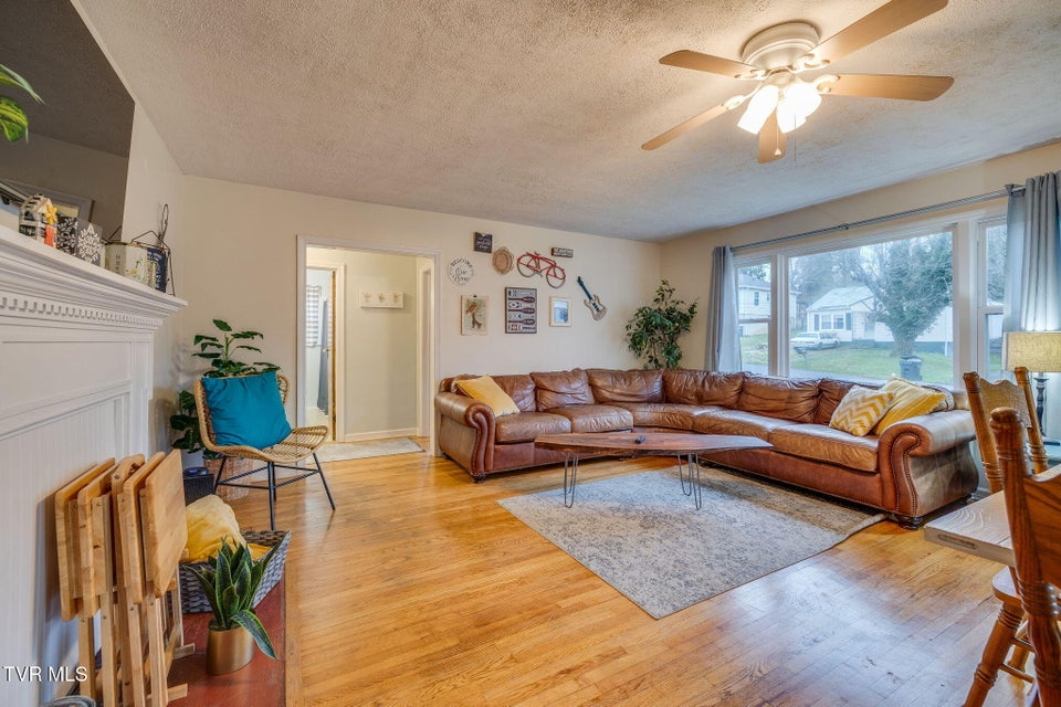 Photo #6: 1326 Valley Drive