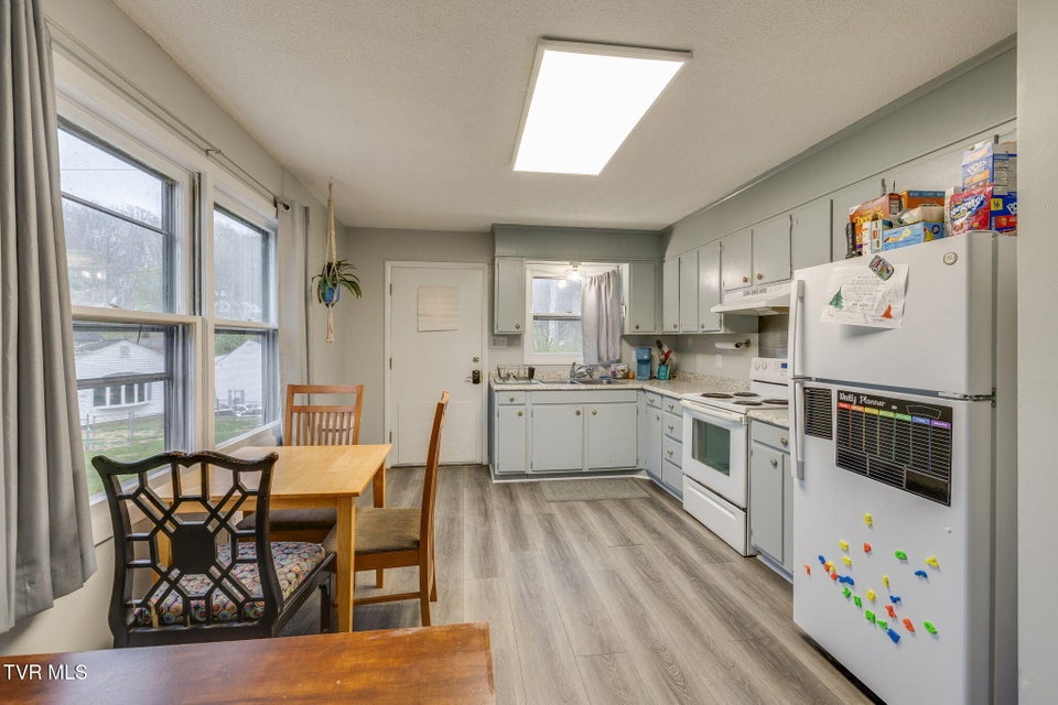 Photo #33: 1326 Valley Drive