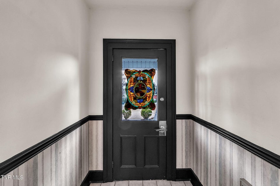 Photo #32: 158 Valley Street