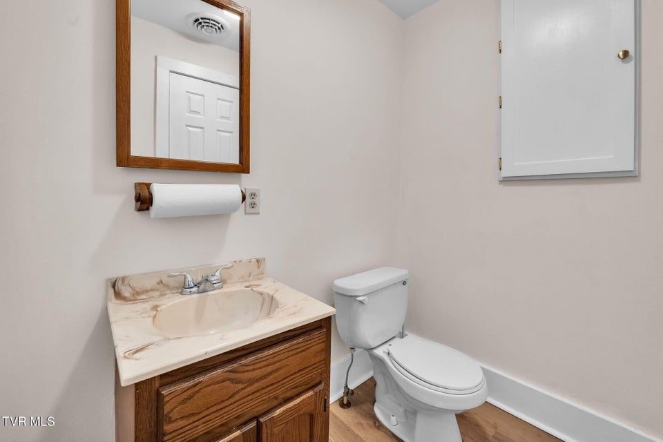 Photo #31: 158 Valley Street