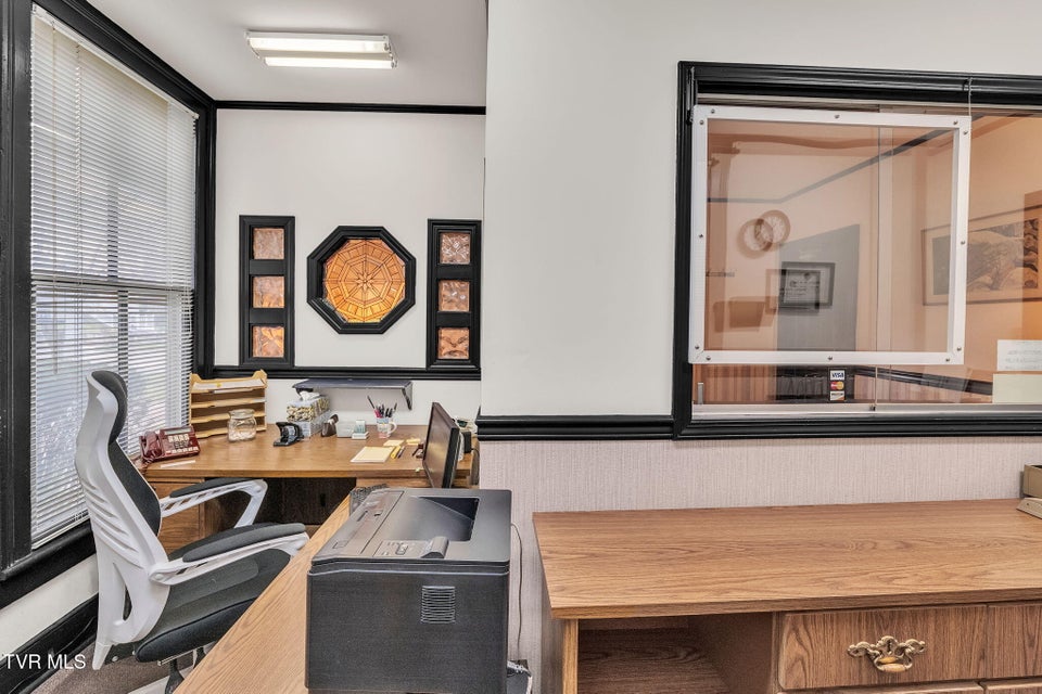 Photo #21: 158 Valley Street