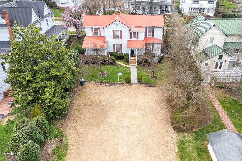 Photo #8: 158 Valley Street