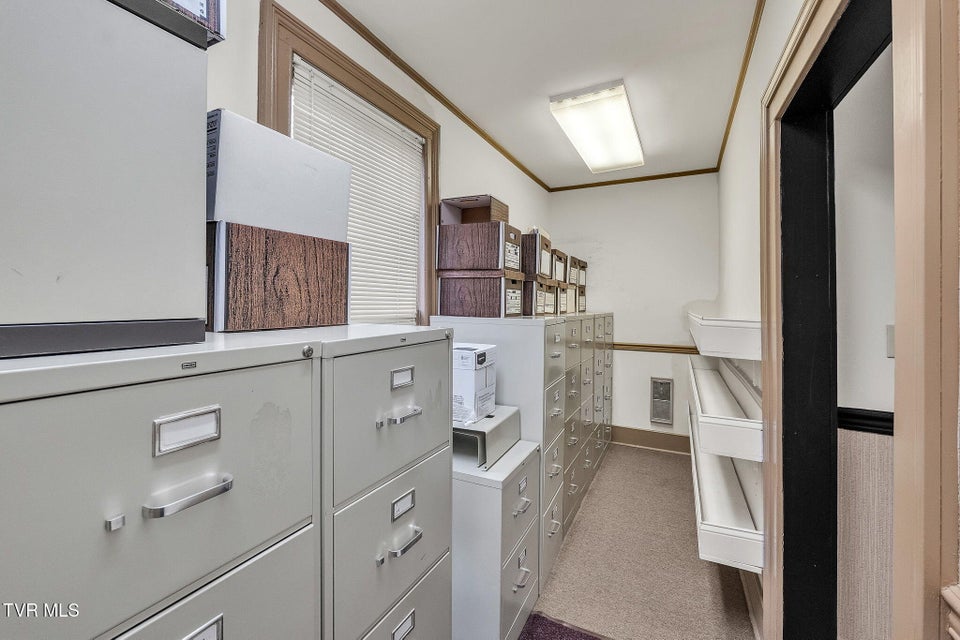 Photo #29: 158 Valley Street