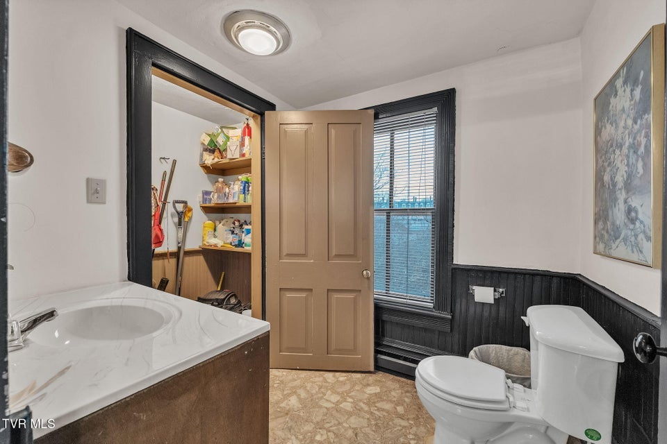 Photo #45: 158 Valley Street