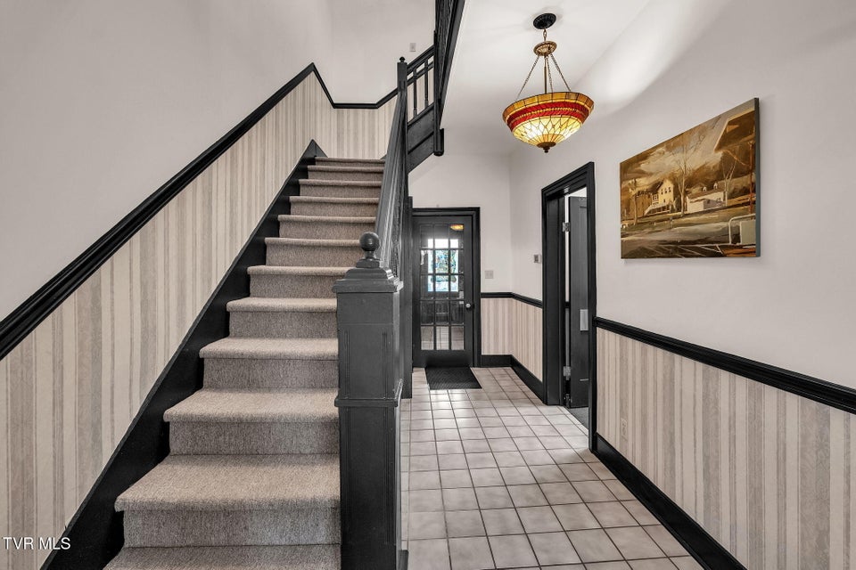 Photo #15: 158 Vly Street