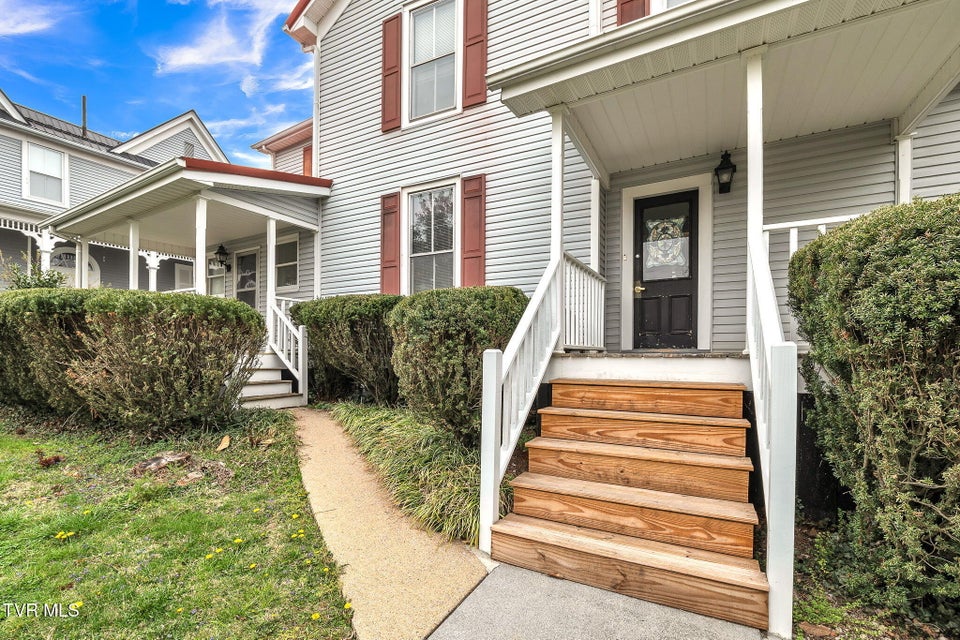 Photo #11: 158 Vly Street