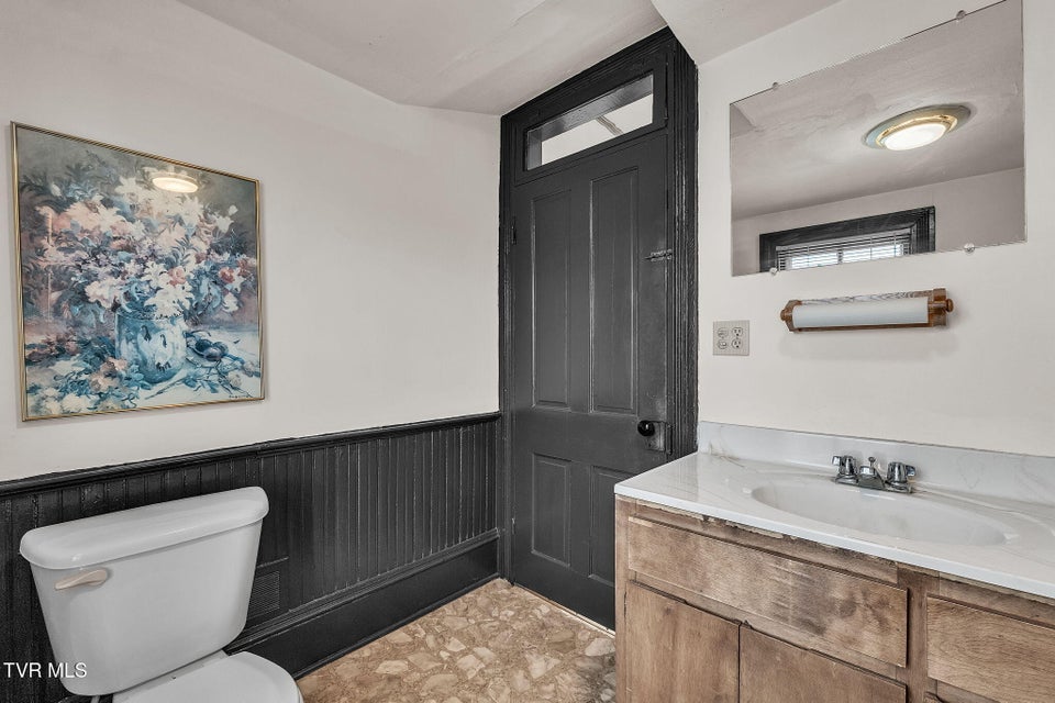 Photo #46: 158 Vly Street