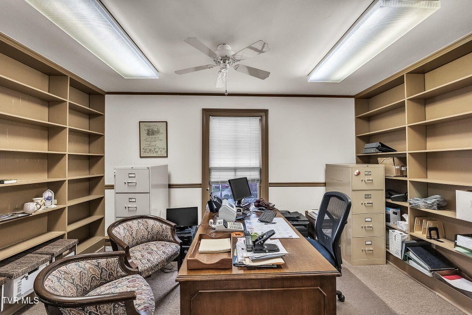 Photo #37: 158 Vly Street