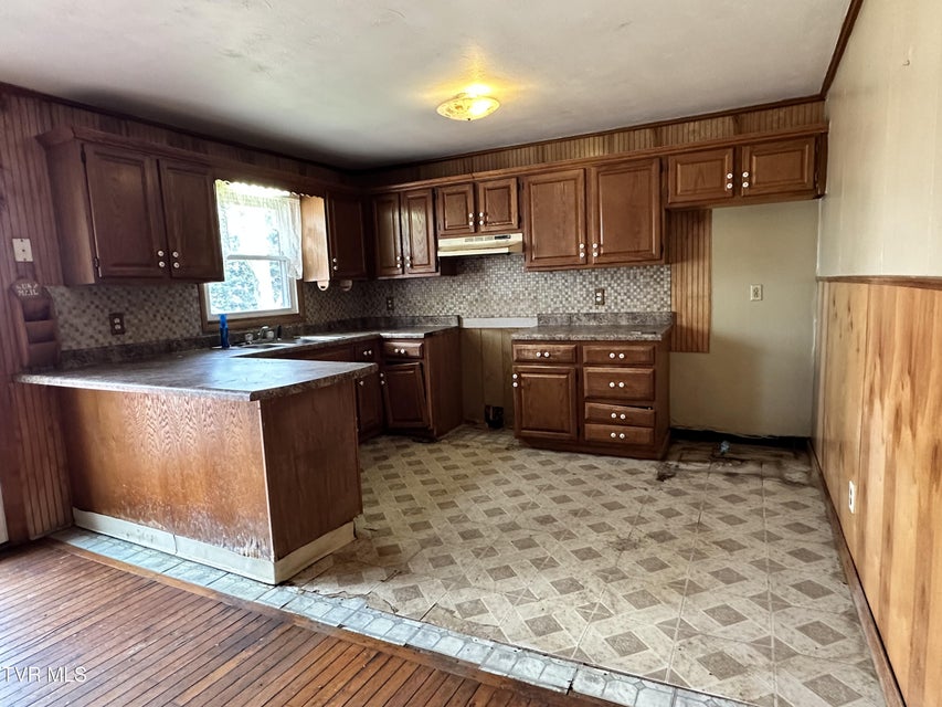 Photo #11: 4624 Woodcliff Drive