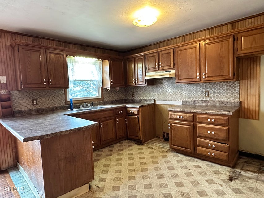 Photo #13: 4624 Woodcliff Drive