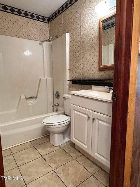 Photo #18: 4624 Woodcliff Drive