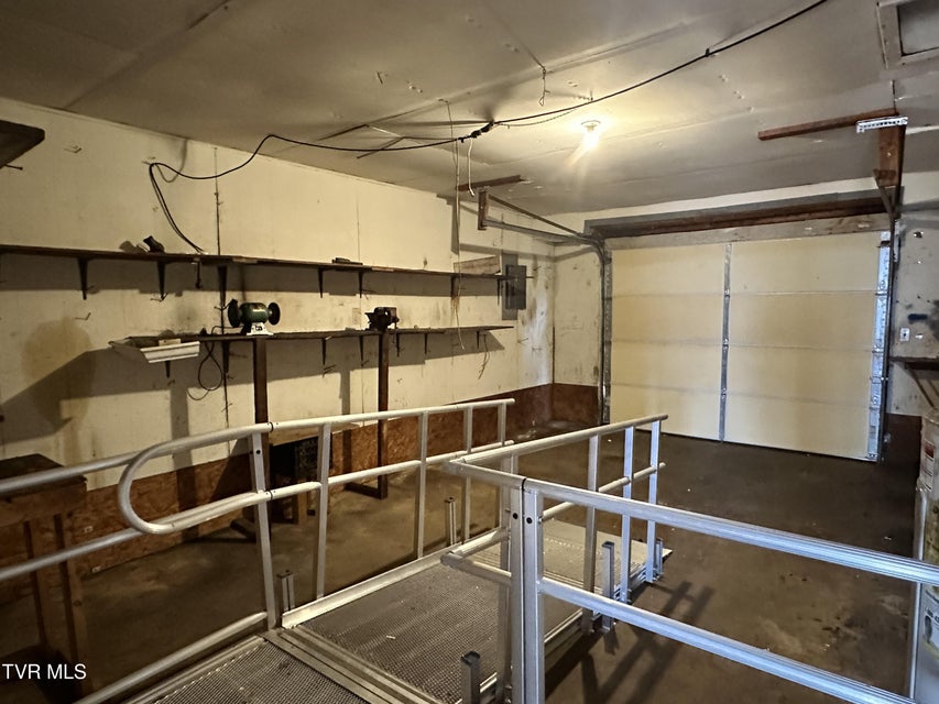 Photo #26: 4624 Woodcliff Drive