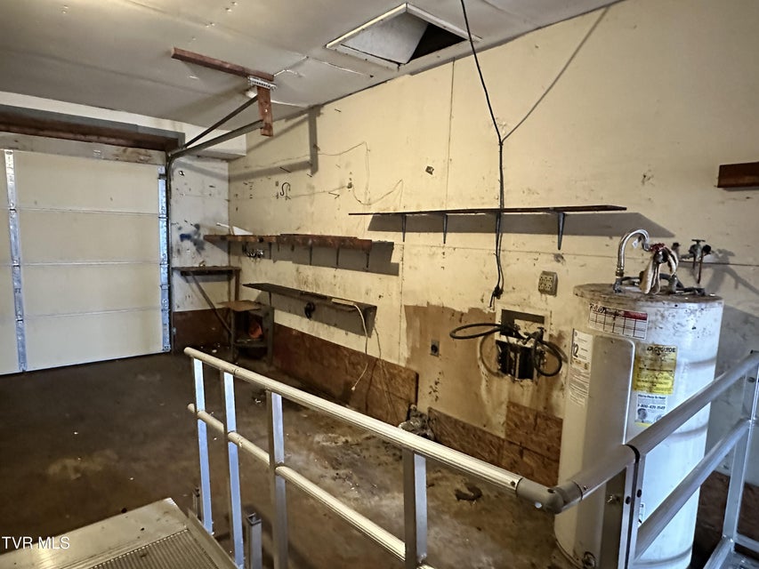 Photo #27: 4624 Woodcliff Drive