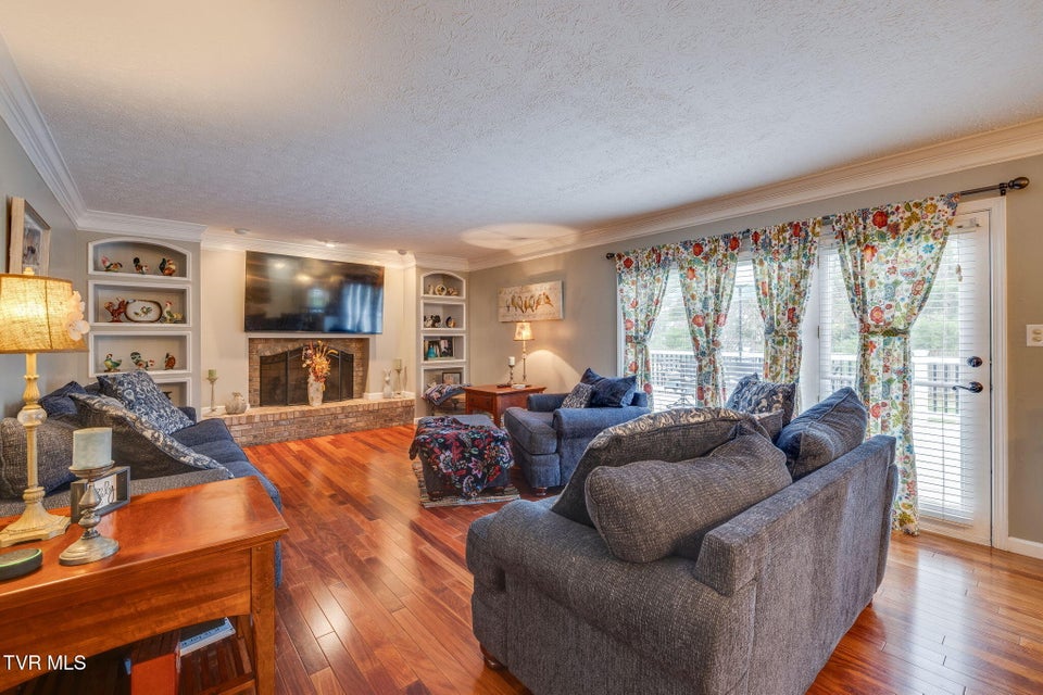 Photo #7: 507 Wakefield Court