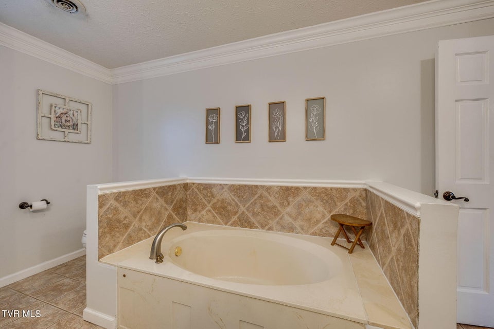 Photo #31: 507 Wakefield Court