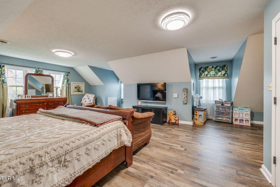 Photo #40: 507 Wakefield Court