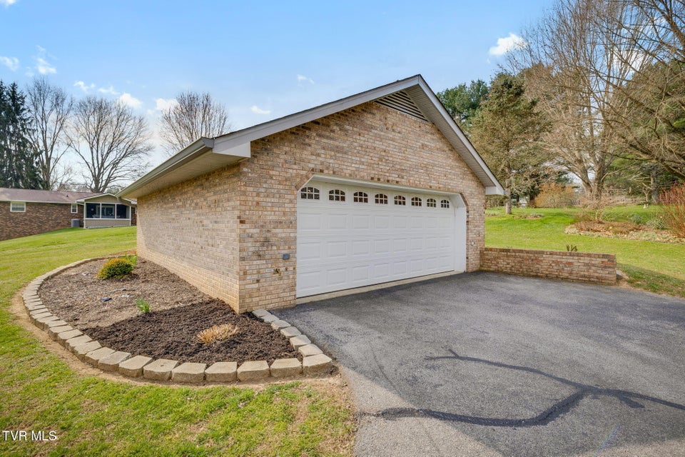 Photo #46: 507 Wakefield Court